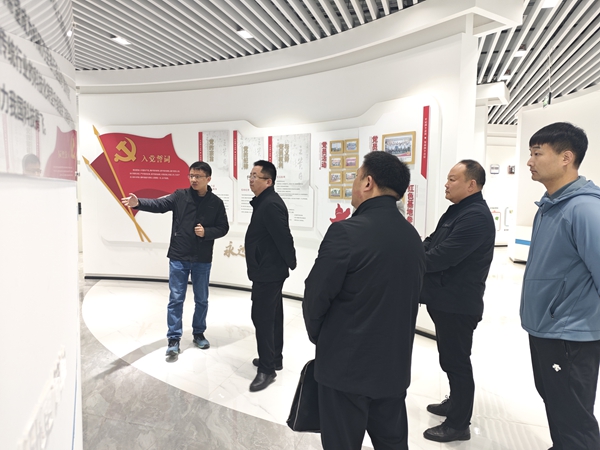 市委政研室一行蒞臨我司考察民營經(jīng)濟(jì)發(fā)展情況